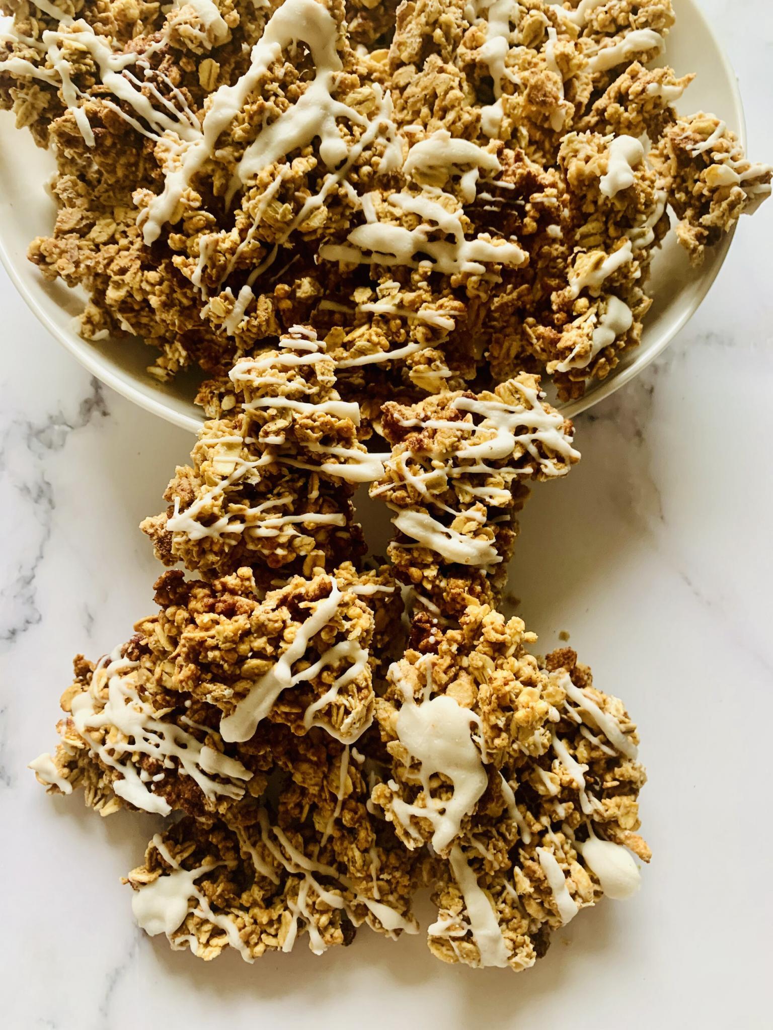 Healthy Cinnamon Roll Granola | CokoCooksCokoCooks